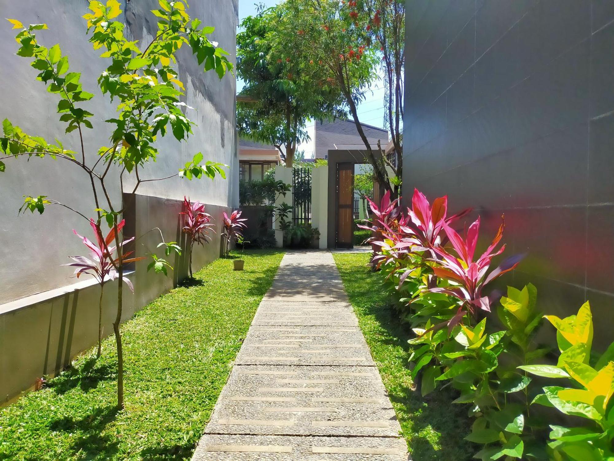 Vimala Hill Villa And Resort - 3 Bedrooms Богор Экстерьер фото